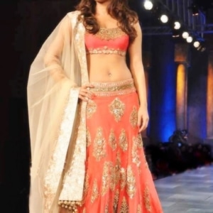 Priyanka Chopra belly-button piercing